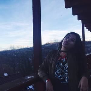 Meet your Posher, Jana